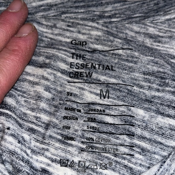 NWOT Gap "Essential Crew" T-shirt, Size M, Navy & Off-White - Picture 3 of 4